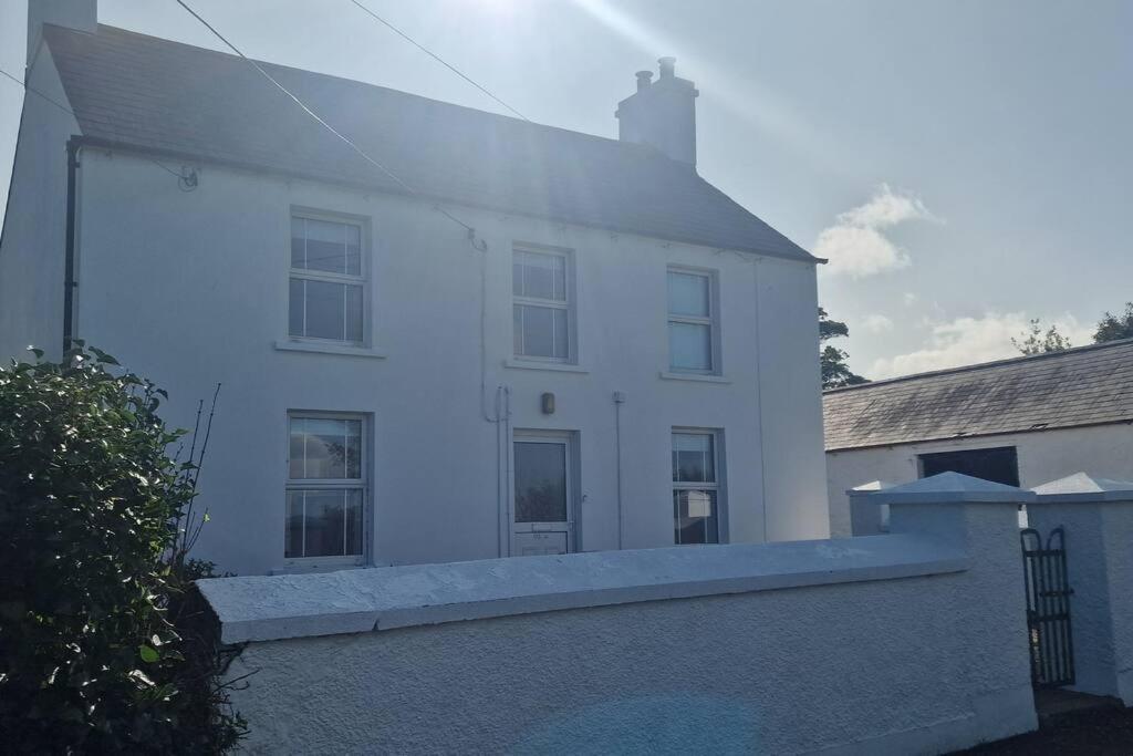 The Alpaca Farmhouse With Hot Tub And Alpaca Experience Included Dromara Exterior photo